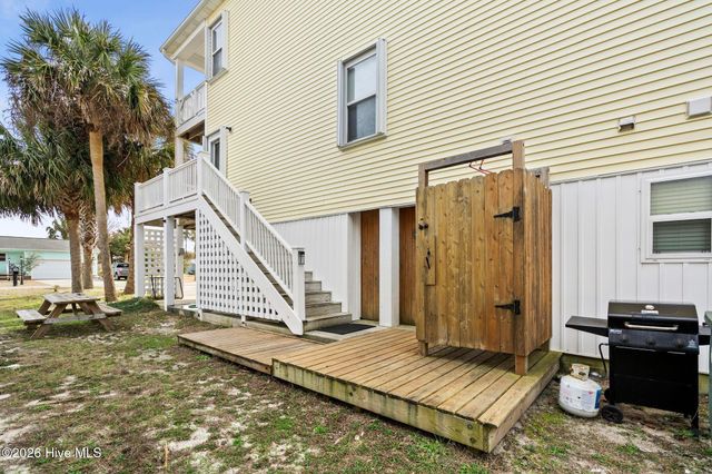 618 S Fourth Avenue 1, Kure Beach, NC 28449