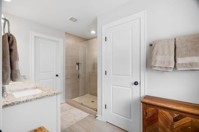 4500 Socata Ct, Cross Plains, TN 37049