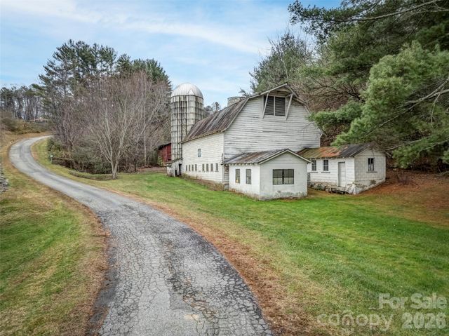 896 Newfound Road, Leicester, NC 28748