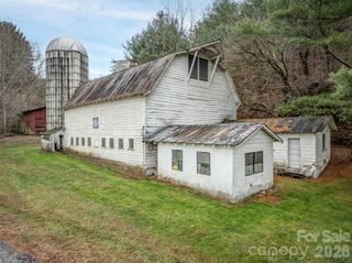 896 Newfound Road, Leicester, NC 28748