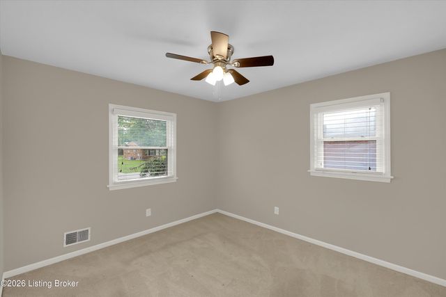 2704 Alps Rd, Louisville, KY 40216
