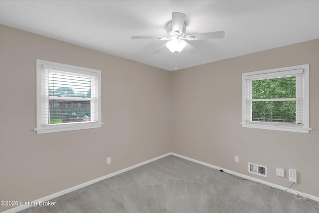 2704 Alps Rd, Louisville, KY 40216