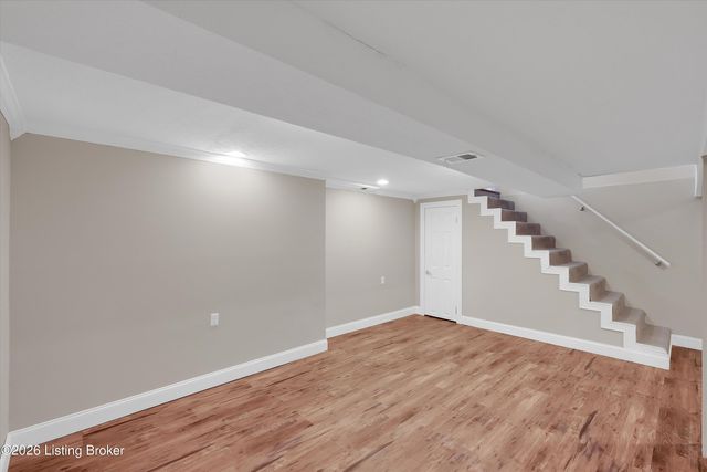 2704 Alps Rd, Louisville, KY 40216