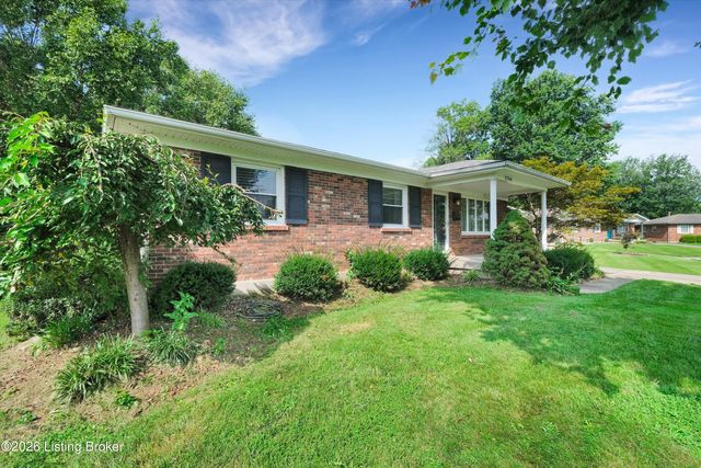 2704 Alps Rd, Louisville, KY 40216
