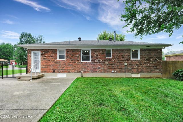 2704 Alps Rd, Louisville, KY 40216