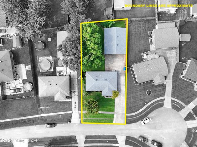 2704 Alps Rd, Louisville, KY 40216