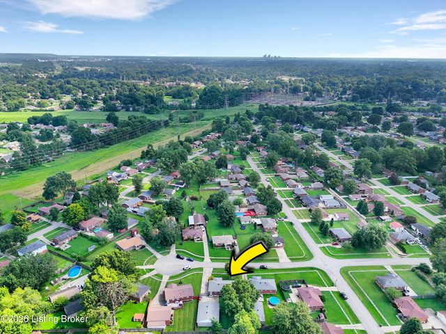 2704 Alps Rd, Louisville, KY 40216