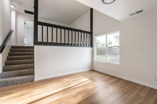 303 Oreja De Oro Drive SE, Albuquerque, NM 87124