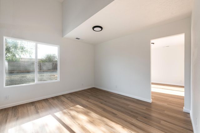 303 Oreja De Oro Drive SE, Albuquerque, NM 87124