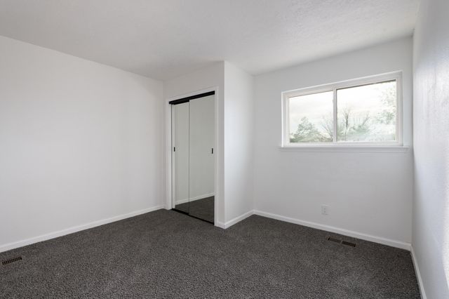 303 Oreja De Oro Drive SE, Albuquerque, NM 87124