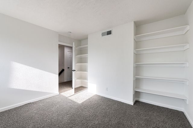 303 Oreja De Oro Drive SE, Albuquerque, NM 87124