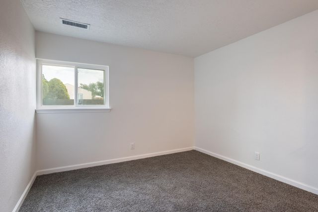 303 Oreja De Oro Drive SE, Albuquerque, NM 87124