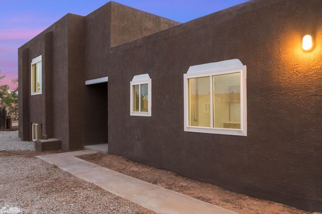 303 Oreja De Oro Drive SE, Albuquerque, NM 87124
