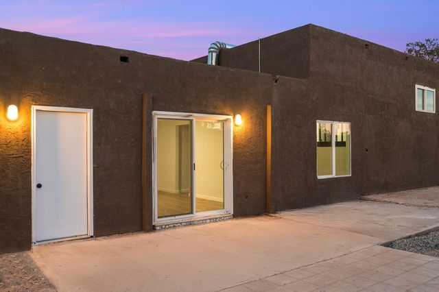 303 Oreja De Oro Drive SE, Albuquerque, NM 87124