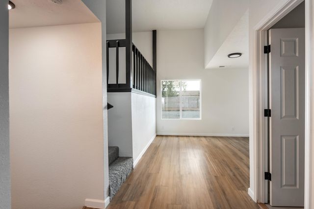 303 Oreja De Oro Drive SE, Albuquerque, NM 87124