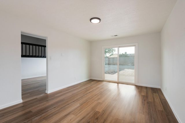 303 Oreja De Oro Drive SE, Albuquerque, NM 87124