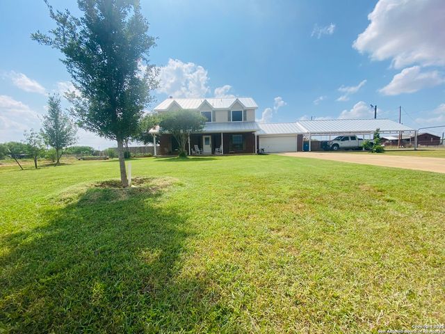 606 S Phelps, Dilley, TX 78017