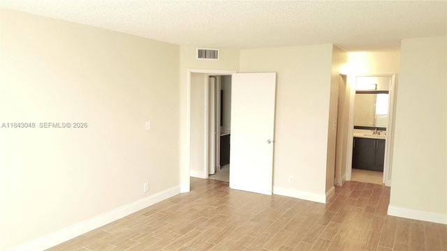 18151 NE 31st Court 907, Aventura, FL 33160
