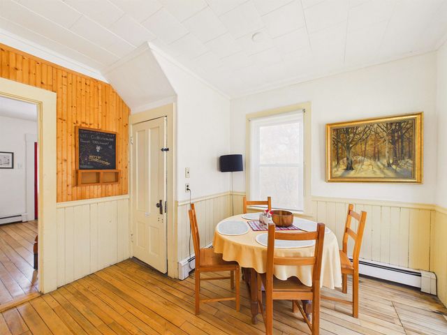 37 Robinson Avenue, Rochester, VT 05767