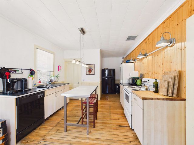 37 Robinson Avenue, Rochester, VT 05767