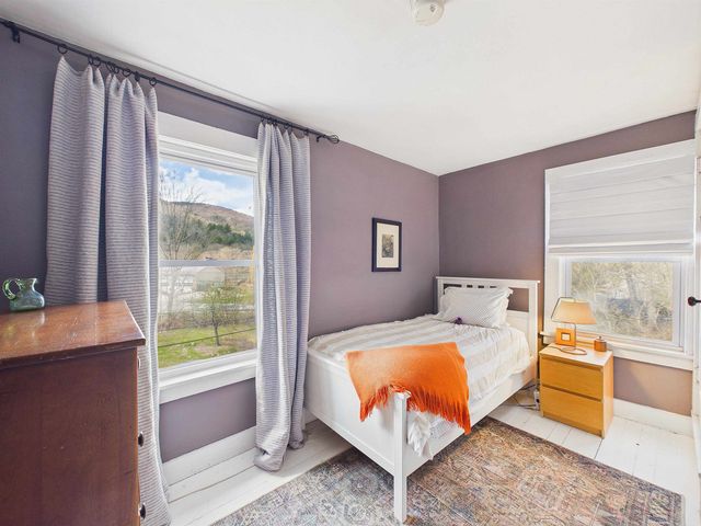 37 Robinson Avenue, Rochester, VT 05767