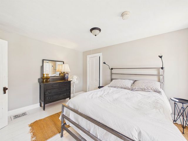 37 Robinson Avenue, Rochester, VT 05767