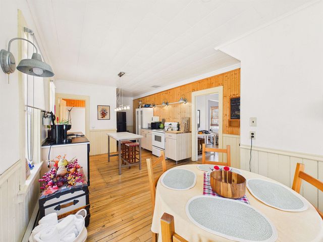 37 Robinson Avenue, Rochester, VT 05767