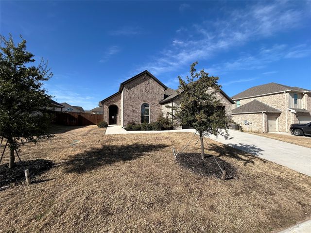 505 Reatta Drive, Justin, TX 76247