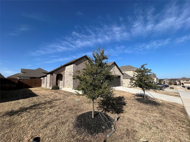 505 Reatta Drive, Justin, TX 76247