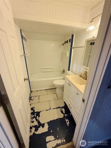 550 E Trails End Drive, Belfair, WA 98528