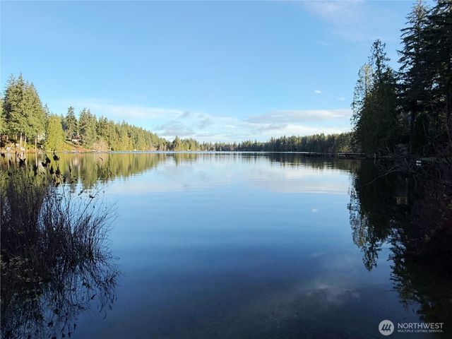 550 E Trails End Drive, Belfair, WA 98528