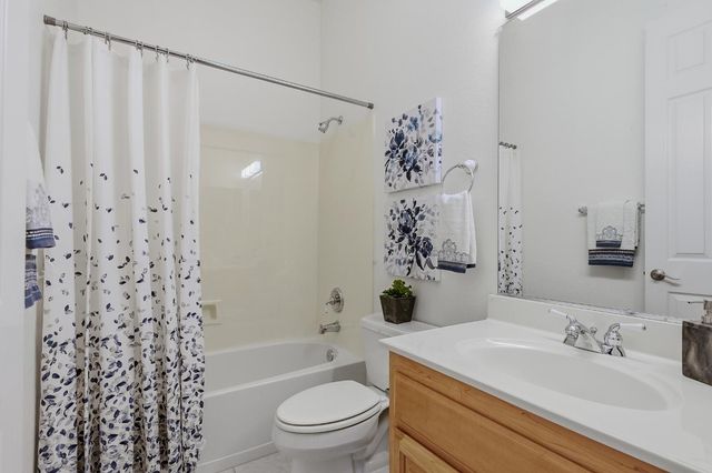 4127 Tahoe Vista Dr, Rocklin, CA 95765