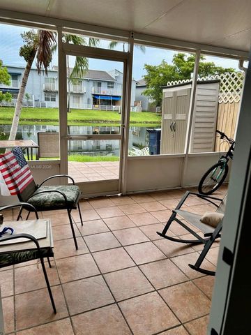7033 NW 169th St, Hialeah, FL 33015