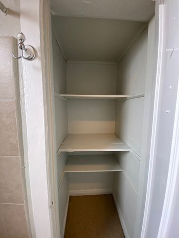 3224 N Karlov Avenue B, Chicago, IL 60641