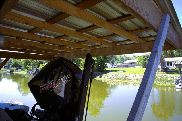 664 CR 467, Lake Panasoffkee, FL 33538