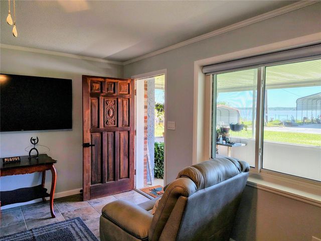 664 CR 467, Lake Panasoffkee, FL 33538