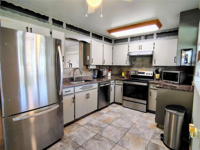 664 CR 467, Lake Panasoffkee, FL 33538