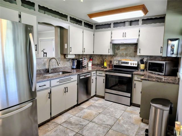 664 CR 467, Lake Panasoffkee, FL 33538