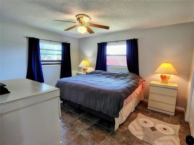 664 CR 467, Lake Panasoffkee, FL 33538