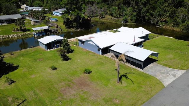 664 CR 467, Lake Panasoffkee, FL 33538