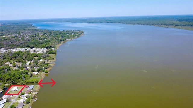 664 CR 467, Lake Panasoffkee, FL 33538