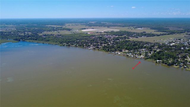 664 CR 467, Lake Panasoffkee, FL 33538