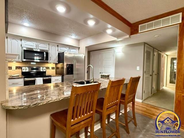 2904 Belle Haven, Lawrence, KS 66046