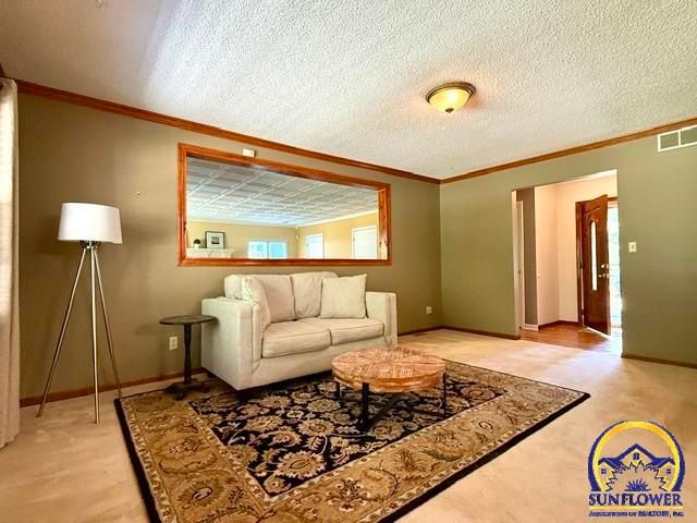 2904 Belle Haven, Lawrence, KS 66046