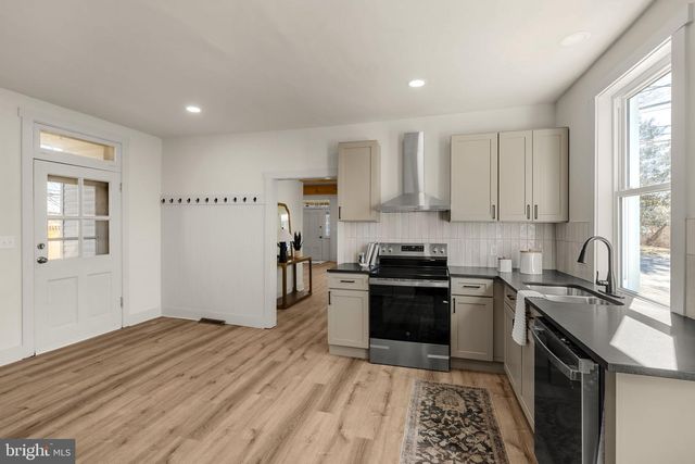 204 N HOERNERSTOWN RD, Hummelstown, PA 17036