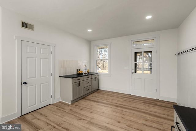 204 N HOERNERSTOWN RD, Hummelstown, PA 17036