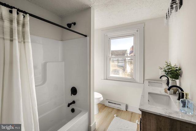 204 N HOERNERSTOWN RD, Hummelstown, PA 17036