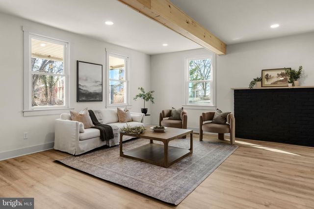 204 N HOERNERSTOWN RD, Hummelstown, PA 17036