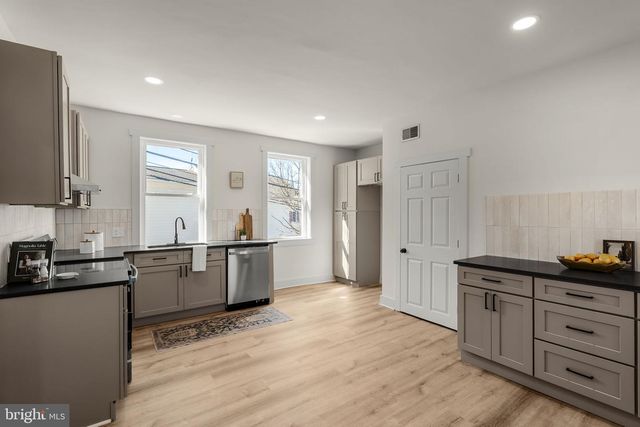 204 N HOERNERSTOWN RD, Hummelstown, PA 17036