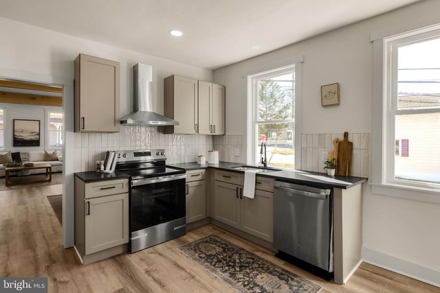 204 N HOERNERSTOWN RD, Hummelstown, PA 17036